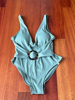 Summersalt Ribbed Belted Backflip One-Piece Swimsuit Fern Green Size 4 NWOT